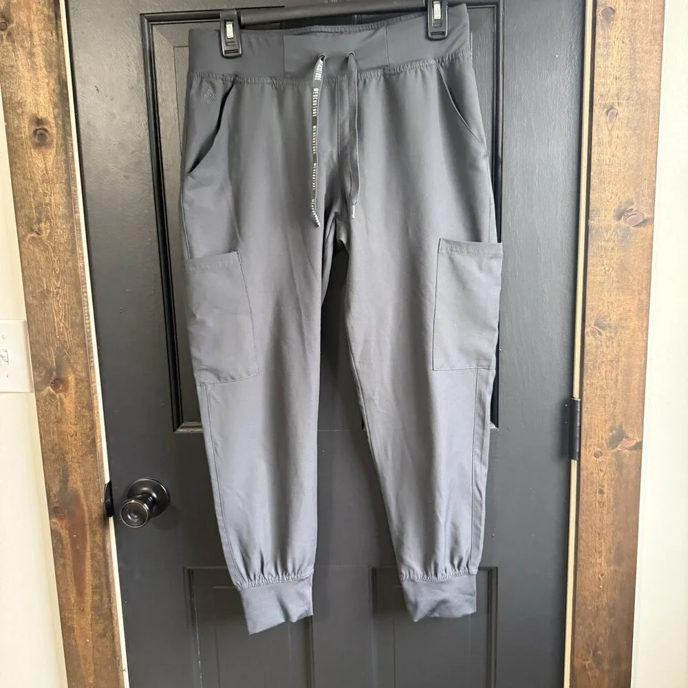 Med Couture Insight Gray Jogger Scrubs Medium Petite Pants EUC - Picture 3 of 10